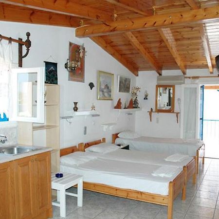 Nikos Rooms And Studios Poros Town Luaran gambar