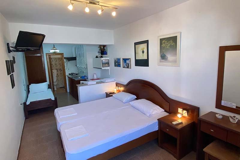 Nikos Rooms And Studios Poros Town Luaran gambar